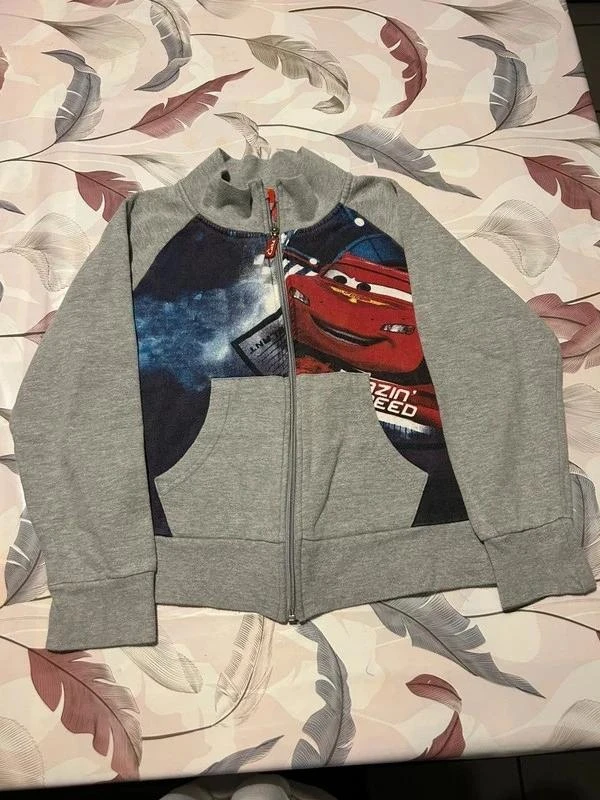 Veste cars 8 ans